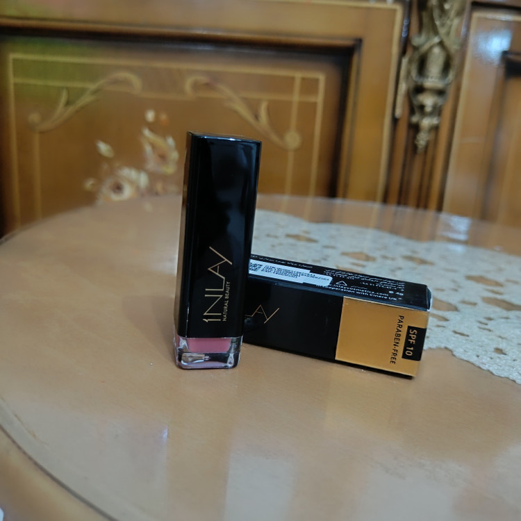 رژ لب ضد آفتاب مدل Ginger Flower شماره SC550 این لی